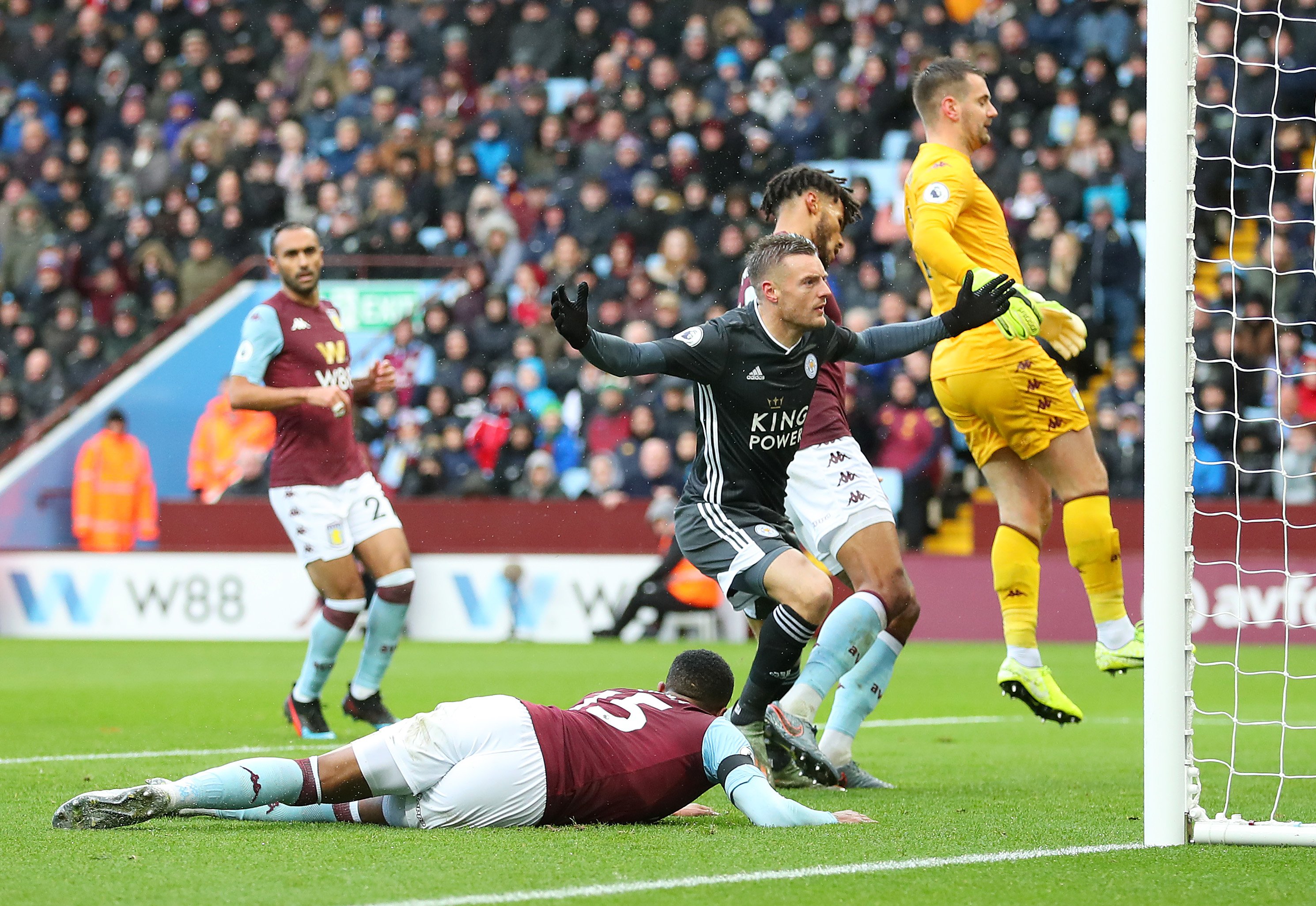 恩佐展示了 恩佐展示了